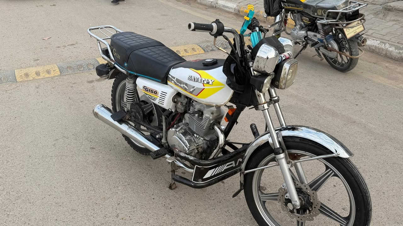 سيفان ٢٢ الدراجه خير من الله شلعه قويه كهربائيات شغاله سماعات شاله  محرك ٢٠٠ الدراجه احله من الصور سعرها ٤٢٥ وبيها مجال مكاني ديالى شهربان ***********
