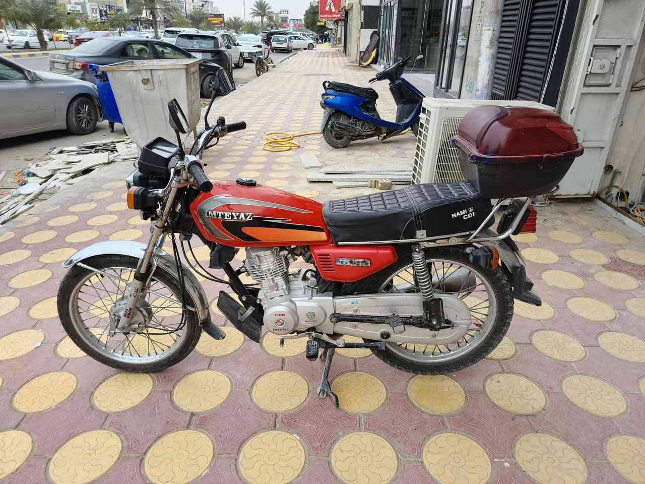 السلام عليكم الدراجه لبيع  مديل ٢٠٢٠ نوع الدراجه نامه مكاني نجف الدراجه احله من الصوره مال جناي فقط يرادله خسله اوراق اصولي الدراجه ناعمه ولكهربائيات كله شغاله ماذب عليه ربع شغل سويج وتطلع الهاتف ***********/والسعر ٧٠٠
