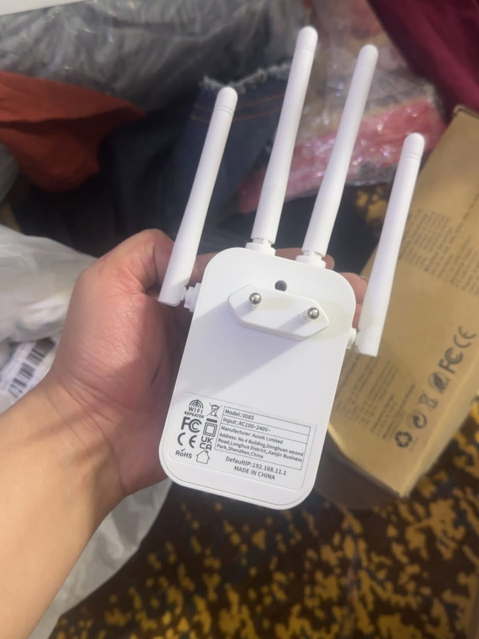 الحل النهائي لضعف تغطية الواي فاي 🛡️
إذا كان الراوتر مالتك بالطابق الأول والنت بالطابق الثاني ميت، هذا الجهاز هو الحل.
• الموديل: 4-Antenna Wireless Extender.
• التوافق: يشتغل مع جميع أنواع الراوترات.
• السهولة: ما يحتاج وايرات معقدة، بس تخليه بالكهرباء وتبرمجه بثواني.
سعر 15 الف


**إذا كنت صاحب هذا الإعلان وتريد حذفه لأي سبب، رجاءا أرسل رسالة إلى الدعم الفني**