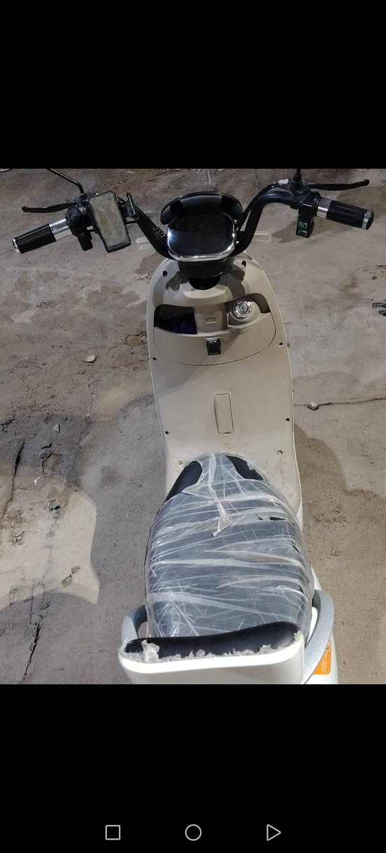 دراجه شحن حجم 14 دراجه نظيفه كهربائيات كلها شغاله السعر 325 وبيها مجال ***********
