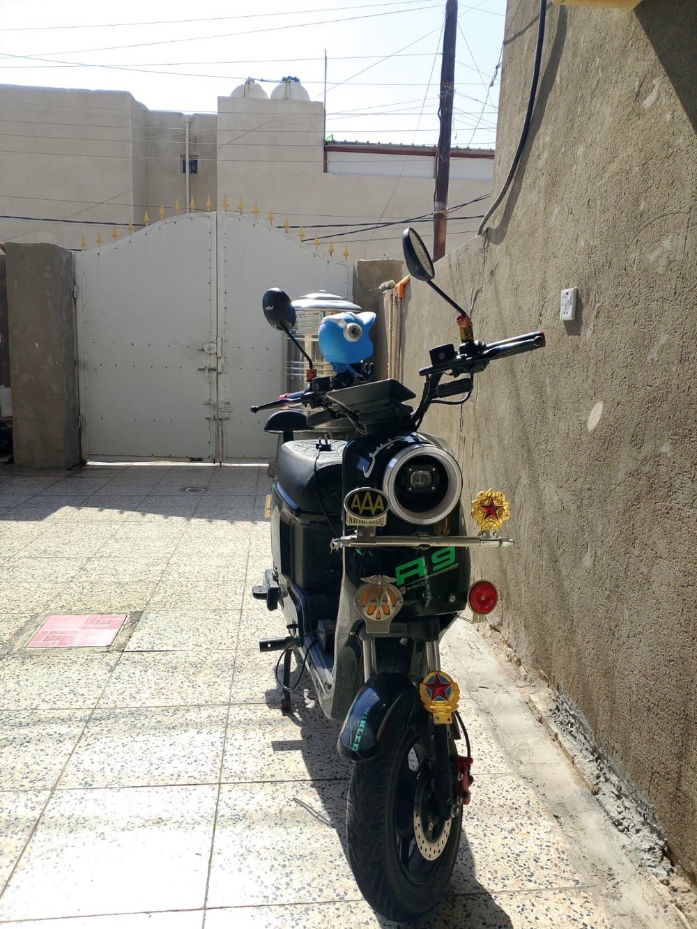 السلام عليكم دراجه نوع ار تسعه دراجه نضيفه كلش ما مبدل بيه اي شي رايده ب٣٥٠بيه مجال حك جيتك بكاني سلمان باك تواصل ***********