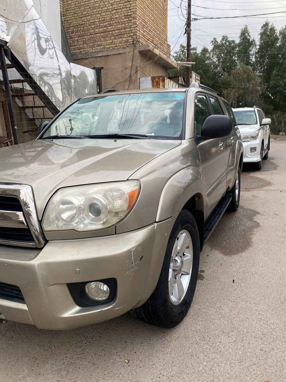 السلام عليكم سياره تيوتا فور رنا
سياره كير مكينه تبريت صدر كهربائيات كله منتازه
تخم تاير كله جديد
سياره وارد ياباني
سياره مصبوغه حزام جماليه
سياره جاهزه عل اخر حبه فول
مابيه اي نقص حشاكم من نقص
سياره الفين 6 بسمي سياره بنفس اليوم تحويل بسمك
سعر 125$
 وبيه مجال الشراري
مكاني بغداد شعب 
رقم وتصال وتساب ***********
