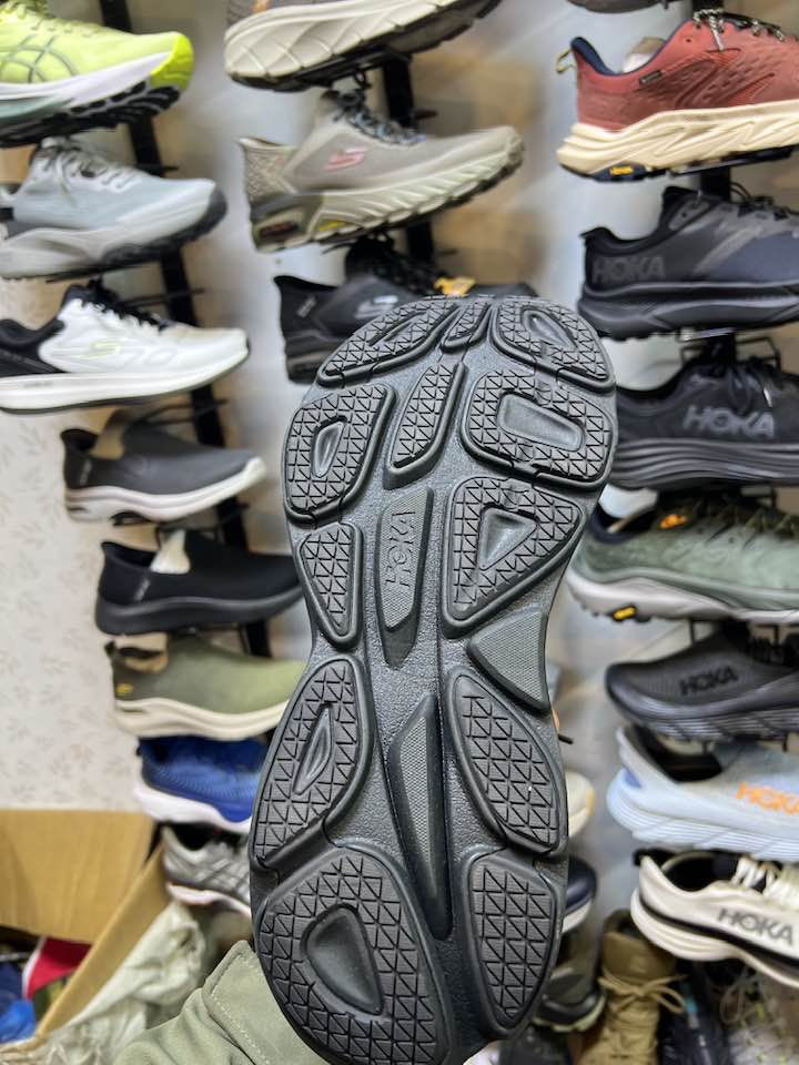 ماركه هوكا وكاله جديد اورجنال 24 طبي خفيف جدا مريح 

……….. قياس46 يلبس45……….. طول القدم29.5


**إذا كنت صاحب هذا الإعلان وتريد حذفه لأي سبب، رجاءا أرسل رسالة إلى الدعم الفني**