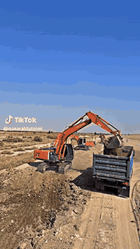 حفاره زث 3 للبيع موديل 2010 كفاله من فتح وصبغ مكينه جديدة دخول 2024 دخ...