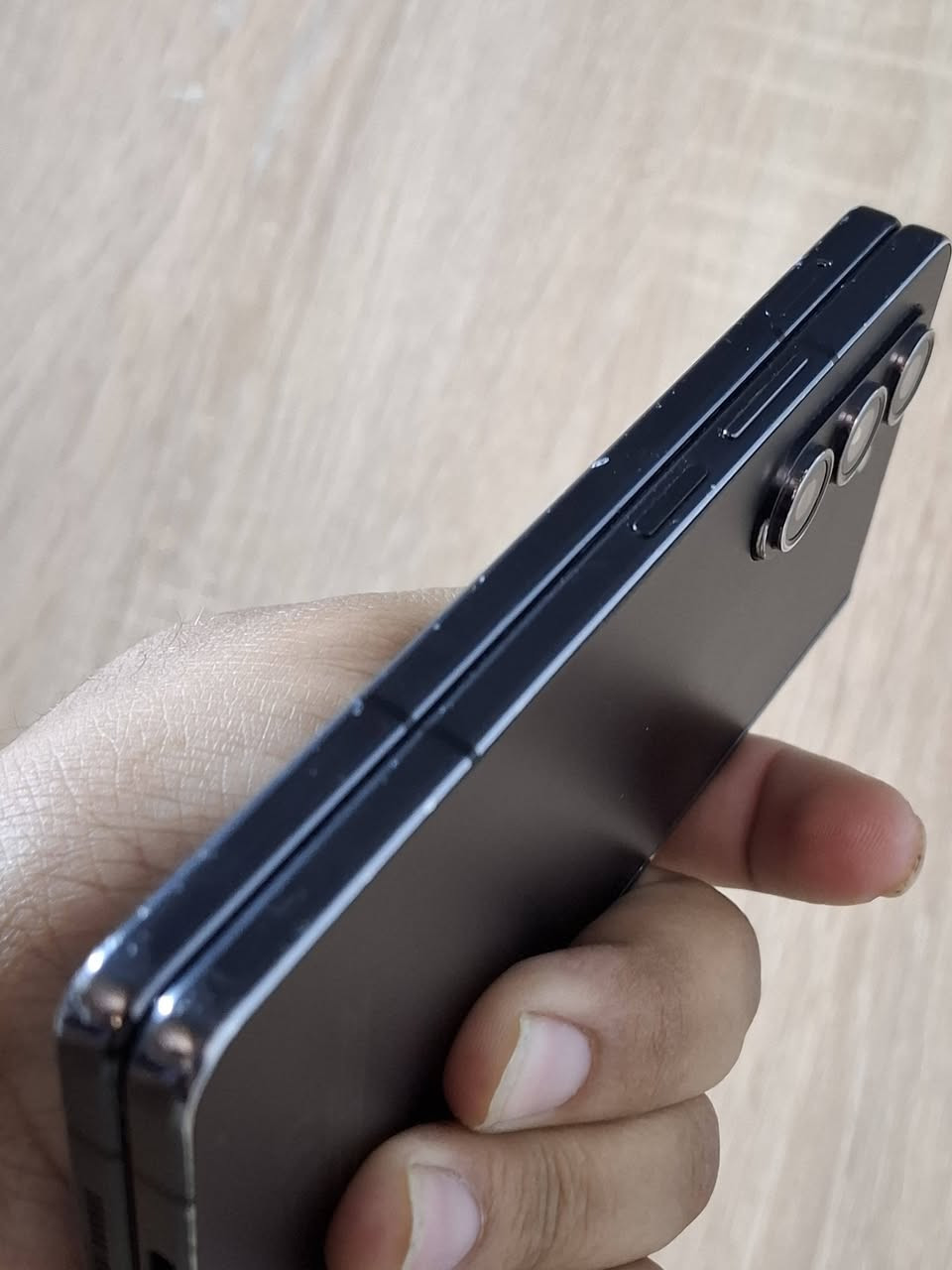 فولد 5
ذاكرة 256
العشوائية 12
شرق اوسط
دبل سيمكارت
ما مفتوح ولا امصلح
مكفول من العطل فقط الشاشة الجبيرة  عاطله
جهاز كله شغال بدون عطل
اتصال كامرات واي فاي كلشي شغال
تجي تفحص لحد ما تمل يلا تاخذه
توصيل ماكو
لاتعلق تنطي سعر شراي تعال وات ساب او اتصال 
جهاز بدون غراض
السعر 220  قفل 
مكاني بغداد الشعب او اعظمية
***********
