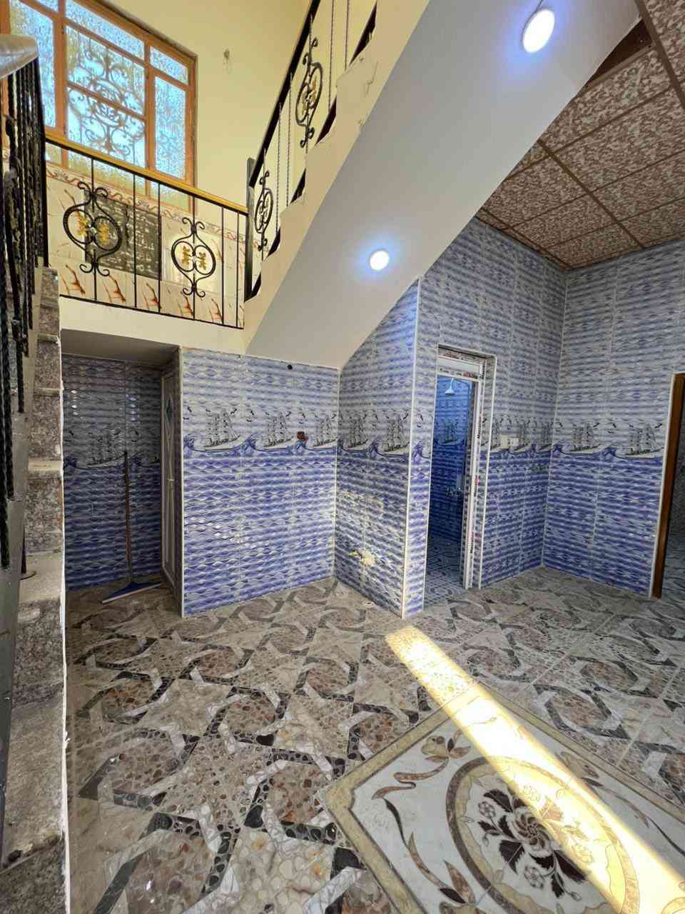 دار سكن بمساحة 318م
ملك صرف زراعي عراقي #تحويل سهم للمشتري
إبي الخصيب - منطقة شيخ ابراهيم 
الدار يقع على شارع تبليط 10م
تتوفر كافة الخدمات / ماء كهرباء انارة تبليط مدارس .
اساس وسقف كونكريت / الدار #جاهز للسكن 
#يحتوي :: كراج يسع ثلاث سيارات . منور محيط الدار 
صحيات خارجية . مدخل كلدور . مدخل صالة . مطبخ 
صحيات داخلية . غرفتين منام . مصعد درج للسطح .
#السعر_المطلوب :: 135 مليون قابل للتفاوض 
#للأستفسار :: ***********
