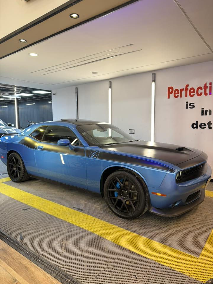 : جالنجر T/A خليجي ، وكاله هارلم 
فول مواصفات /1/1
ماشيه 90 الف ، كفاله ،استخدام شخصي
:فتحة 
:رادار 
كشنات كنتاره ، مختمات t/a، تدفئه تبريد
ستيرن ، كهرباء وتدفئه
نقاط عمياء 
شوتة ، موبار ، t/a اصليه جديده

مكانها بغداد ، للاستفسار ***********
