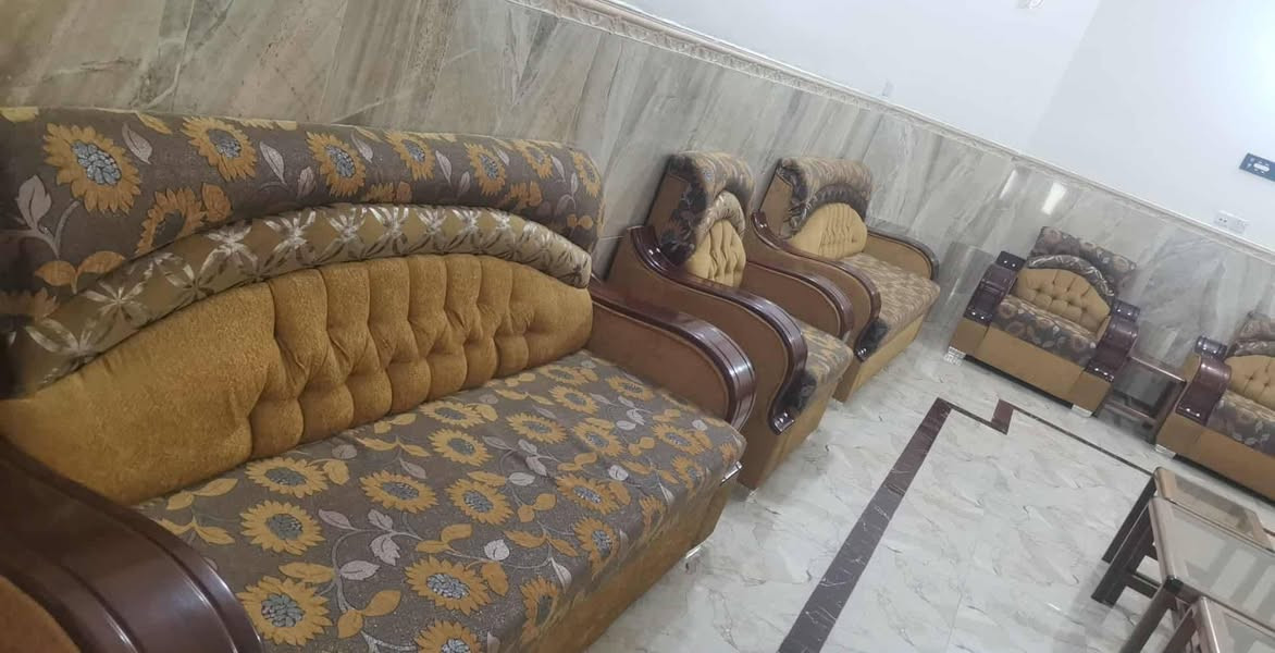 تخم للبيع عشر مقاعد تخم جديد وحطاطه وغير مستخذم نضافة 100% سعر 850 بي مجال قليل للستفسار اتصل ***********
