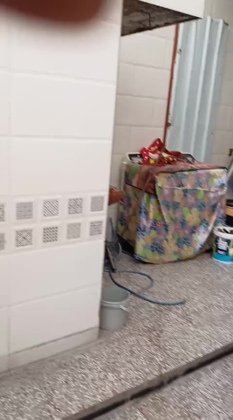 سلام عليكم دار لبيع طابقين والبيت كدامك ماعوزه شيء كامل مابي اي نقص بنيان سنه 2024  ارتفاع بناء البيت 3 وربع
الطابق الاول استقبال وصاله ومطبخ ومحلقاته وغرفه نوم 
طابق الثاني غرفتين وصاله وحمام 
طابق ثالث سطحين وبيتونه 
سعر اتصل علا رقم مامتواجد علا نت ***********
المكان حي الفسير قرب علا افران علي الهادي
