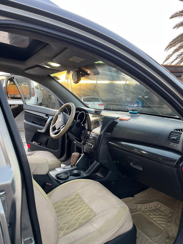 سورنتو 2010 خليجي ك
4سلندر دوش 
حساسات
بصمه 
كاميرا 
شاشه 
تحكم ستيرن 
مثبت السرعه 
مرايه شفت واشاره 
بانوراما 
كشنات جلد والمقاعد الاماميه كهربائي 
لايت زنون عالي وناصي 
لد خلفي 
السياره جاهزه  گير ومحرك وتخم تاير وحداديه جديده 
رقم بغداد دولي وهزه جديده صلاحيه السنويه  لسنه 2027

غير متواجد على النت 
للاستفسار الاتصال بالرقم ***********
وبالعافيه ع التصير من نصيبه
سعرها كلش مناسب118
