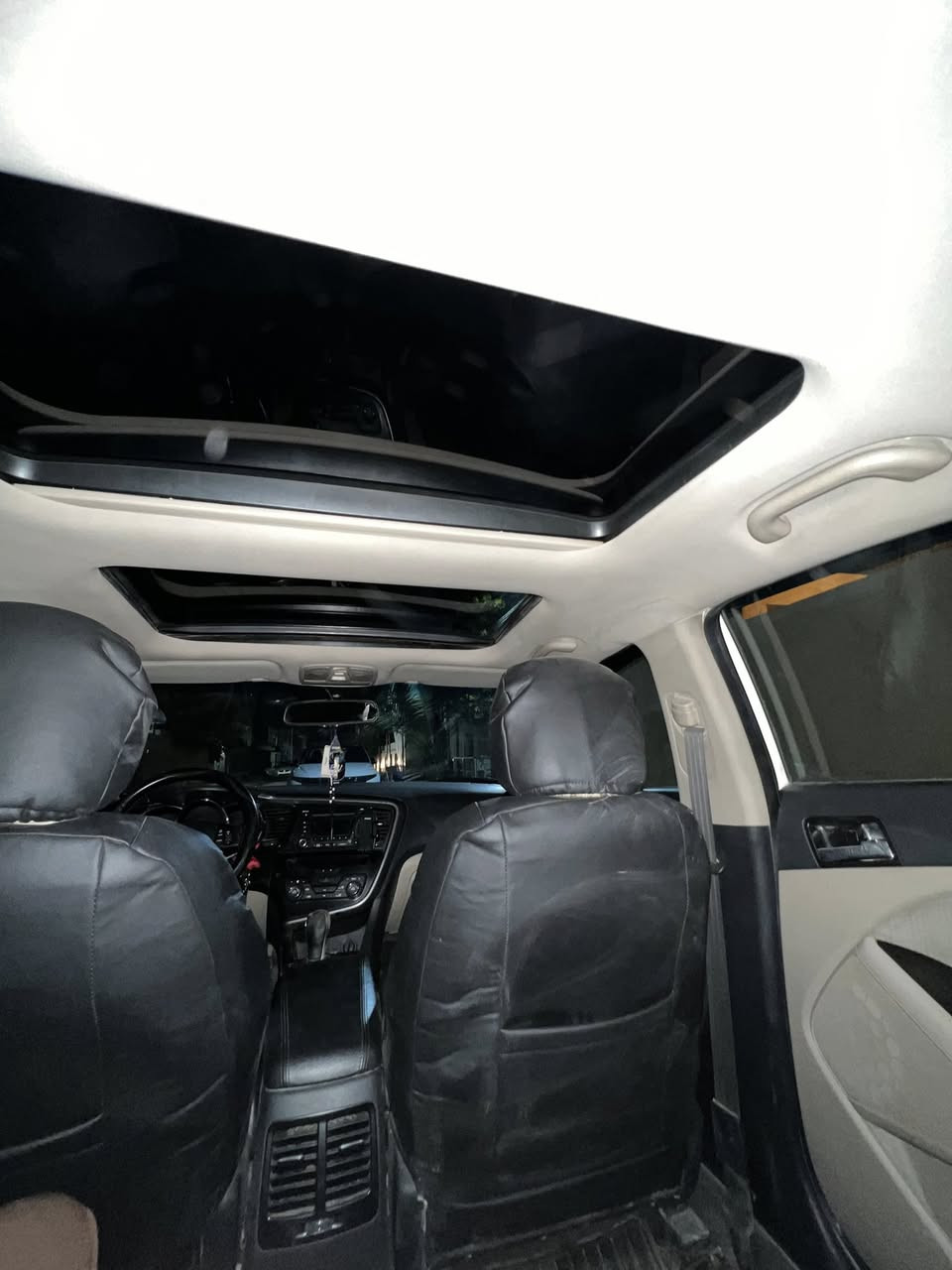 السلام عليكم للبيع سيارة اوبتما مديل 2012 خليجي رقم اربيل الدولي بأسمي سيارة فول مواصفات بانوراما حساسات خلفية شفتات وتحكمات ستيرن اشاير بالمري كامرة خلفية 3 انصمة قيادة الايكو وسبورت والاوتو والفول مواصفات معروفة محرك 2400 لون ابيض صدفي السيارة عليهة ادامة كاملة للمحرك السيارة جاهزة على اخر حبة تخم تايرة ودوشمة جديدة ولايت شمسي وبطارية جديدة وحدادية جديدة سيارة كاملة ونضيفة مال جناي والسونار موضح بالصور السعر 107 وبيهة مجال للاستفسار الاتصال على الرقم *********** 
الموقع نجف/ مشخاب
