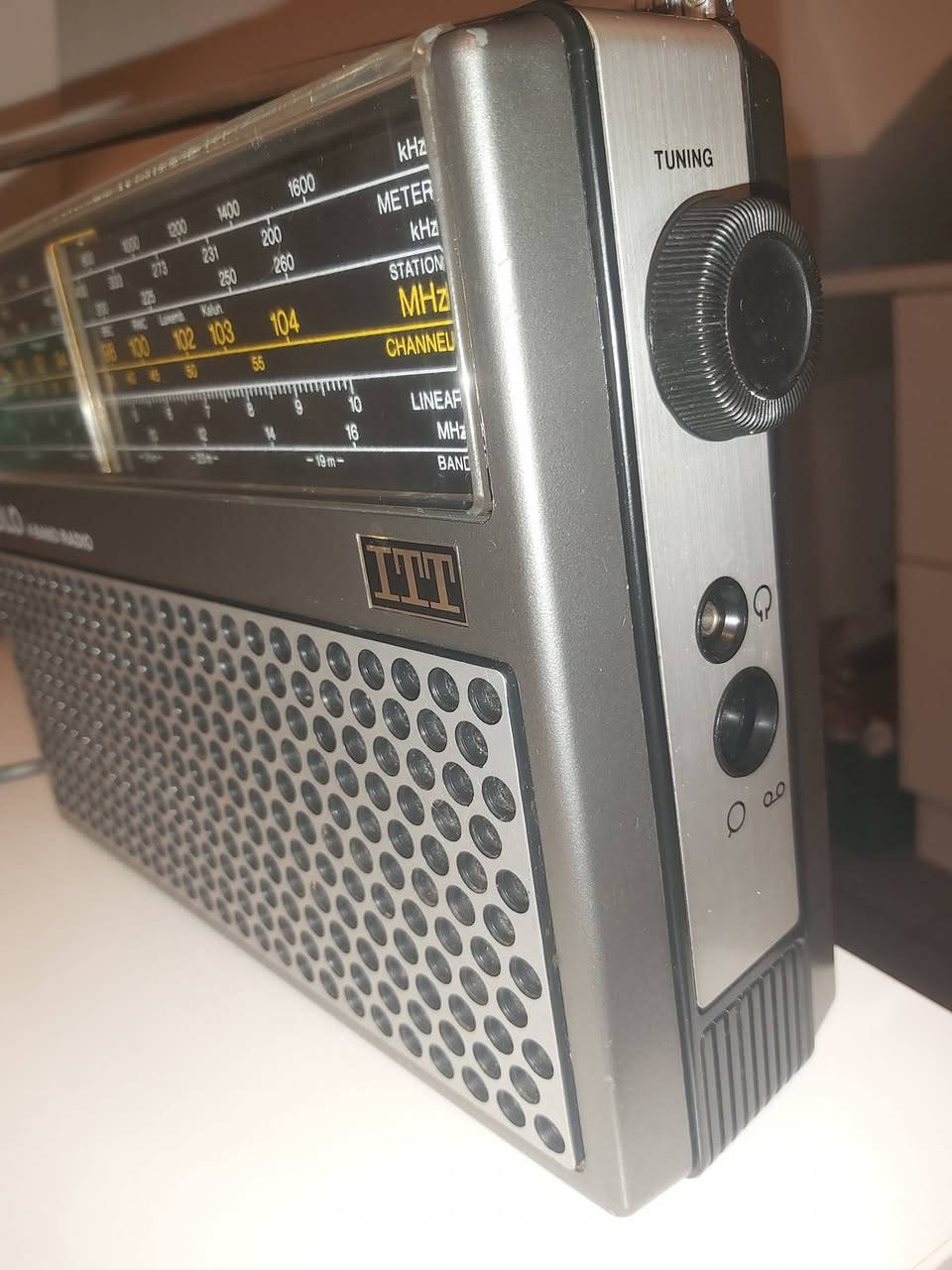 RADIO ITT POLO 109A
انتاج بريطانيا 1978
شغال كهرباء مباشر وبطارية حجم كبير عدد 6
موجات عدد 4 MW FM SW LW
نظافة 95%
السعر 100 الف .
#الجميع


**إذا كنت صاحب هذا الإعلان وتريد حذفه لأي سبب، رجاءا أرسل رسالة إلى الدعم الفني**
