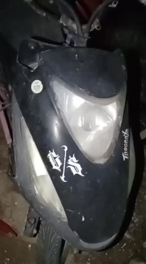 السلام عليكم دراجه للبيع نجف كامله كفرات بس مفسخه
سعر ***********
