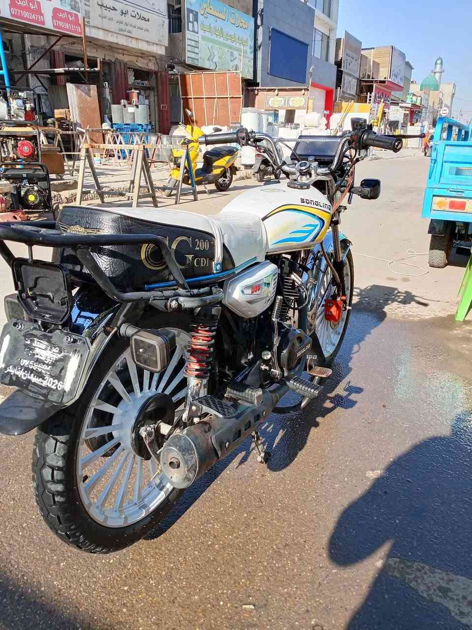 السلام عليكم 
دراجة ايرانية سولنك 2026 للبيع 
دراجة بلادية كاملة 
مكاني بغداد الشعلة قرب جسر شعب 
واتساب ***********
السعر 800 بيها مجال قليل حك جيه
