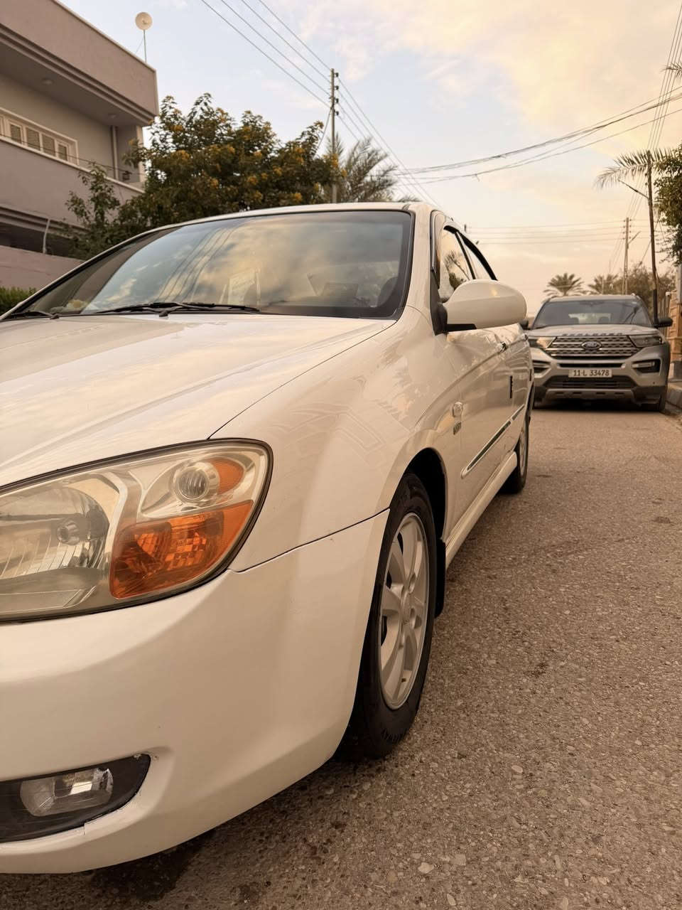 "السلام عليكم
كيا سيراتو خليجي موديل ٢٠٠٨ 
مواصفات السياره 
ويل كب تخم تاير 
كامره + شاشه
مثيت سرعه 
كشنات تدفئه
مري جانبيه كهرباء + شفط
رقم ديالى بسمي 
تدفئه وتبريد شغال 
السياره كامله مكمله اي نقص ما بيها والحمد لله 
مكان السياره ديالى بعقوبه 
السعر ٩٣$ 
للاستفسار الاتصال ***********
