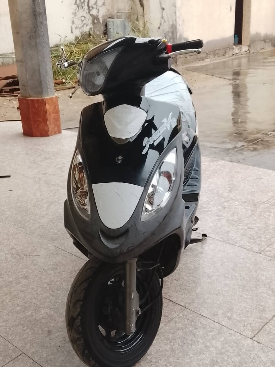 السلام عليكم
دراجة كامكو v2
الدراجة كفالة عامة شرط الفحص 
موديل 2013 
كلچات جدد شرط
مابيها نقص جديدة قبل شهر طلعتهة من الرمبة.. مكاني.. قلعة سكر وهذا رقمي 
الشراي يخابرني  ***********
