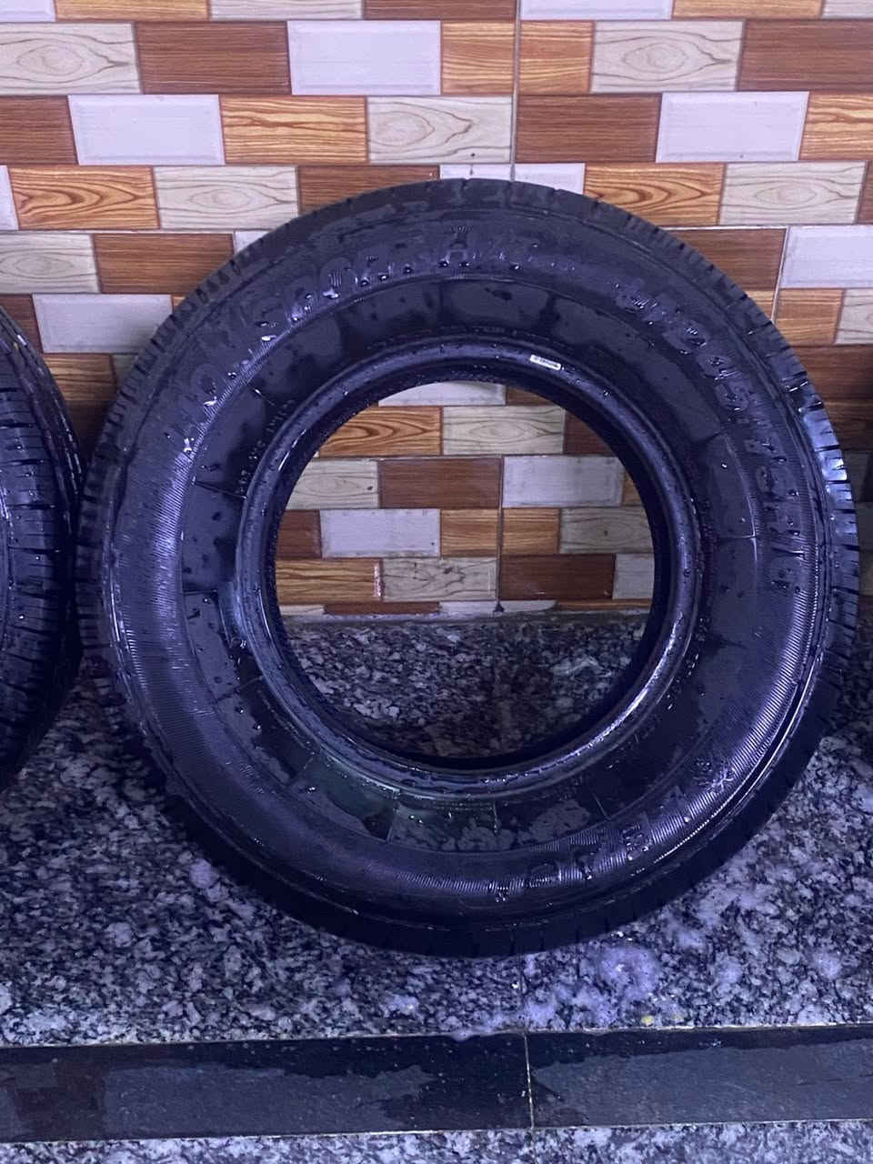 سلام عليكم تخم تايرات يوكن كلش جديد شرط بعده محمبب سعره 280 وبيهم مجال مكاني البصره ***********
