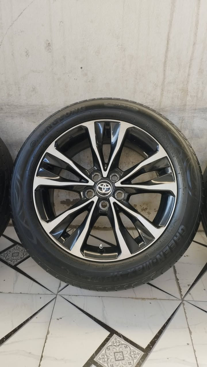 اسلام عليكم اخوان واصل وجب جديد سعر مناسب 325 الف طخم ويل تايرات نضيف جدا كورلا SE  حجم 16 تجاري لا عواج لا كسر لا لحيم لا صباغ طخم تايرات 205/55/16سعر طخم 325 الف عنوان كركوك قادسي أو لا يم نادي سولاف رقم موبايل اسيا بي واتساب *********** ***********
