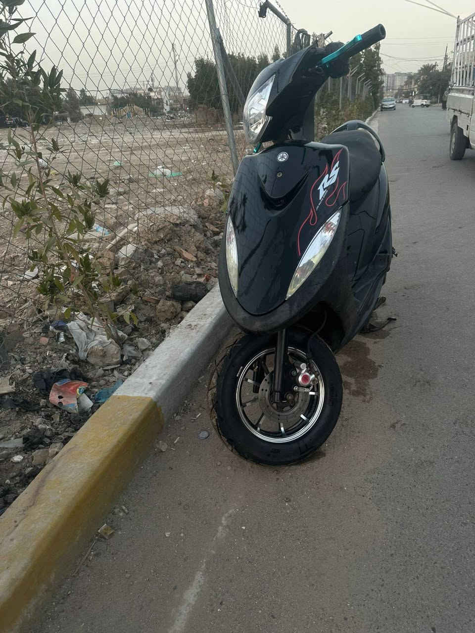 سلام عليكم دراجه ماكس عدله دراجه من التاير التاير بدلاديه بيها وياله رياضي مكينته خرسه صوتها متسمعه شلع ومعدل ترايك وين متريد مكينه 49 مداريه من كل النواحي مكاني حي جهاد سعرها (450بيها مجال) ***********
