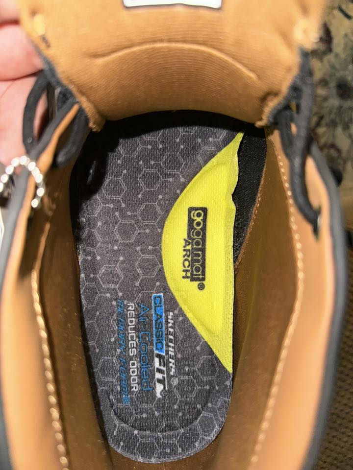 حذاء سكجرز اصلي 
اليوم اجاني هديه من استراليا بس للاسف طلع قياس زغير ،للبيع
سعرة بالشركة ٦٠ دولار


**إذا كنت صاحب هذا الإعلان وتريد حذفه لأي سبب، رجاءا أرسل رسالة إلى الدعم الفني**