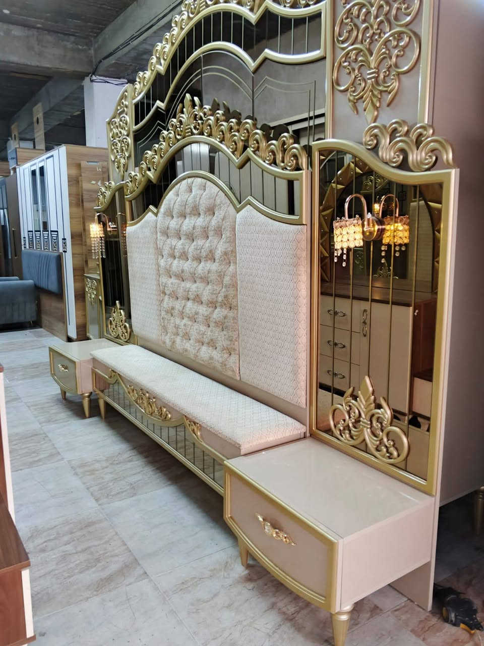 السلام عليكم  زبائنه الكرام👑معرض المصطفى لبيع غرف النوم 🔥التركي ومستعدين لشراء كافه الغرف النوم💯  المستعمله.وغرف النوم الملكيه 🪬 اخو الجديد 8 قطع 🗯️
مستعدون بتجهيز اثاث بيت كامل✨ وشراء  اثاث بيت كامل
 العنوان كركوك💥 القادسيه الثانيه شارع ابو وليد للاستفسار اتصال ع رقم /***********//*********** كركوك, العراق
