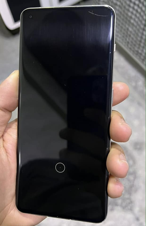 OnePlus 11 5G.  

Ram 16+16 

rom  512 GB

Gpu  . snapdragon 8 gen 2 

battery 5000 

charge. 100w
 
بەس کەڤەر و  شاحینەی لەگەڵە بۆ پۆبجی ١٢٠ فریم. کەمەک وردە شوختی هەیە لە ئیتاڕی . تەبحی تیک تۆکی هەیە بەحاڵ ئەی بینی كويسينجاك, أربيل


**إذا كنت صاحب هذا الإعلان وتريد حذفه لأي سبب، رجاءا أرسل رسالة إلى الدعم الفني**