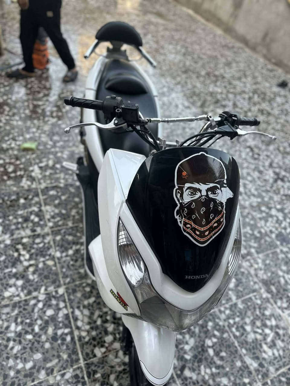 دراجه بي سي إكس جيل لأول درجه كفاله عامه فقط هاذه ضربه ب كفرات موضحه داخل صور دراجه انضف من ب صوره السعر 12 وبيه مجال بسيط المكان بغداد المعامل العماري متواجد فقط وتساب وتصال على رقم الهاتف
***********
