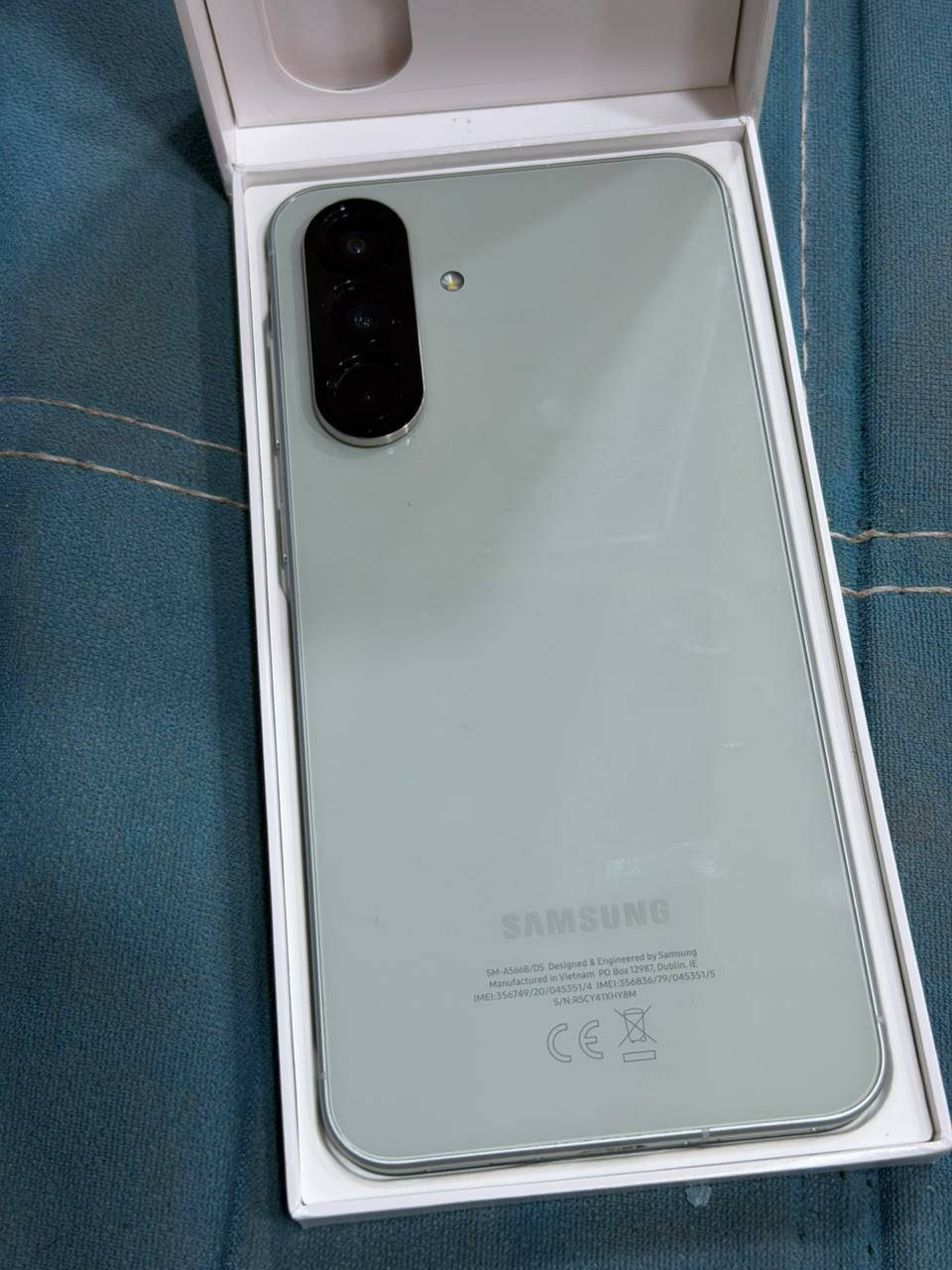 السلام عليكم 
سامسونك A56 5g للبيع او المراوس راسلني خاص وتدلل 
ذاكره 256
رام 12
كامل ملحقات 
مستخدم8 ايام 
مكان كوفه  ***********
