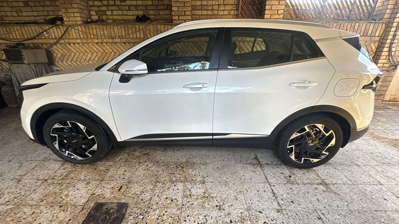 كيا سبورتج ٢٠٢٤ ( مكلف بنشر)
فول موصفات مكفوله من البارد والصبغ ما عدا رصعتين خفيفه باب الصدر 

جنطه كهرباء 

تدفئه تبريد كشنات 

تشغيل عن بعد 

وهواي مزايا 

السعر ٢٢٤$

للاتصال 

***********
