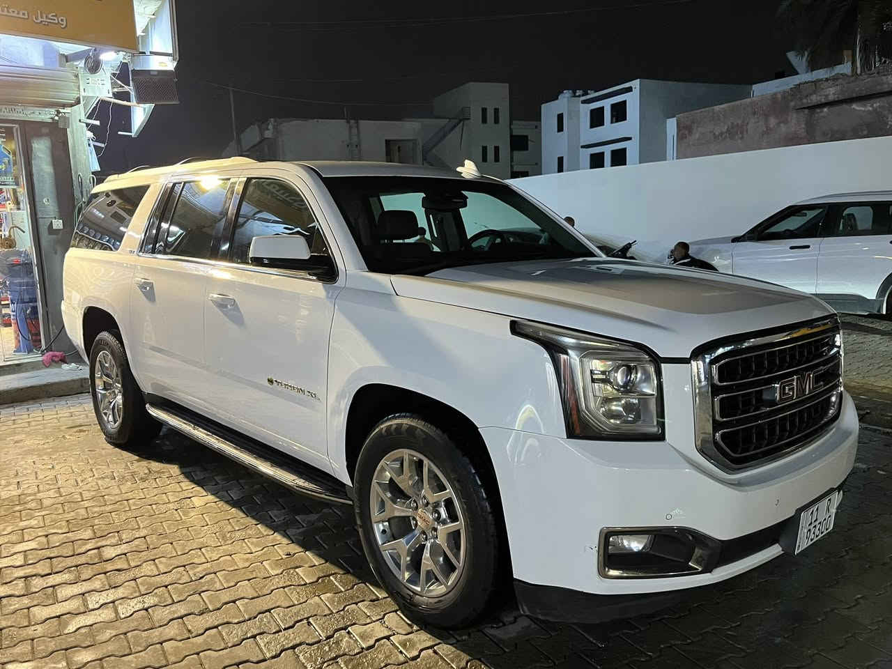 السلام عليكم

يوگن (GMC Yukon XL) موديل 2017 

فول مواصفات للأخير 
▪️ رقم بغداد مميز وتحويل بنفس اليوم تستلم سنوية  

▪️حساسات أمامي خلفي

▪️رادارات أمامي وجانبي 

▪️كشنات جميعها كهرباء

▪️فول تحكمات ستيرن

▪️كشنات تدفئة تبريد 

▪️صندوك كهرباء

▪️شاشة كار بلي

▪️قاصة

▪️كشن هزاز عند الاقتراب من 

شيئ

بعد هوايه مواصفات والي جانيها يعرف شنو مواصفاتها

▪️السيارة دخول جديد ممشتغلة خط نهائياً 

▪️السيارة داخلة كفالة عامة بدون حادث نهائياً هنا بالعراق انطخ الجاملغ الخلفي طخة خفيفة

▪️السيارة بيها كلير من امريكا باب وجاملغ

▪️تقرير السونار مرفق بالمنشور   

الشراي يتواصل على هذا الرقم

*********** متوفر واتساب
