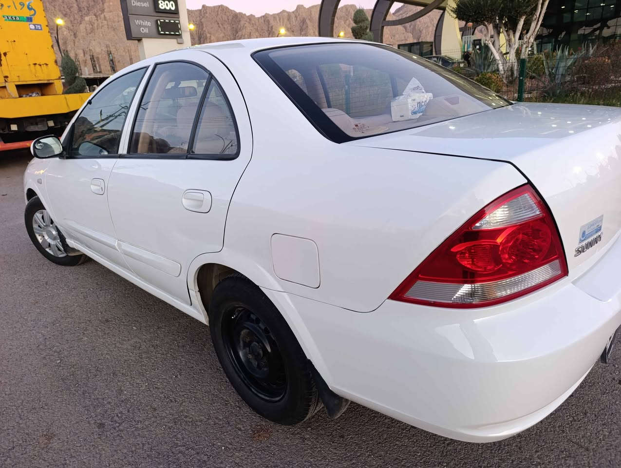 سەنی کوری سپی بەفری مۆدیل 2013 
سەنەوی و رەقەمی نوێن مانگی دەی 2027 بەسەر دەچیت 
تایەوپاتری نوێن 
بۆیاخ چوار پارچە بەبێ ناو 
دوودەرگای لای سەیاق بەبێ ناو 
چەمەلاغی دواوە لای سەکن 
سندوق تۆزێ ناوی گرتوە بەڵام نەگەیشتۆتە ناوحەوزەکە 
گێڕومەکینەوتەحویل بەشەرت ،220 هەزار رۆشتوە ،مەکینە سپی مەرغوب 
بۆلش وقەلەمکاری بۆکراوە سەیارەکە ماڵی دۆستە تەقەورەقەی نیە ،
نرخی کۆتایی 85 گەڵا تکایە ئەگەر موشتەری نیت کاتم مەگرە لەگەڵ ڕێزم 
***********
***********
سەیارەکە لەڕانیەیە رانية, السليمانية
