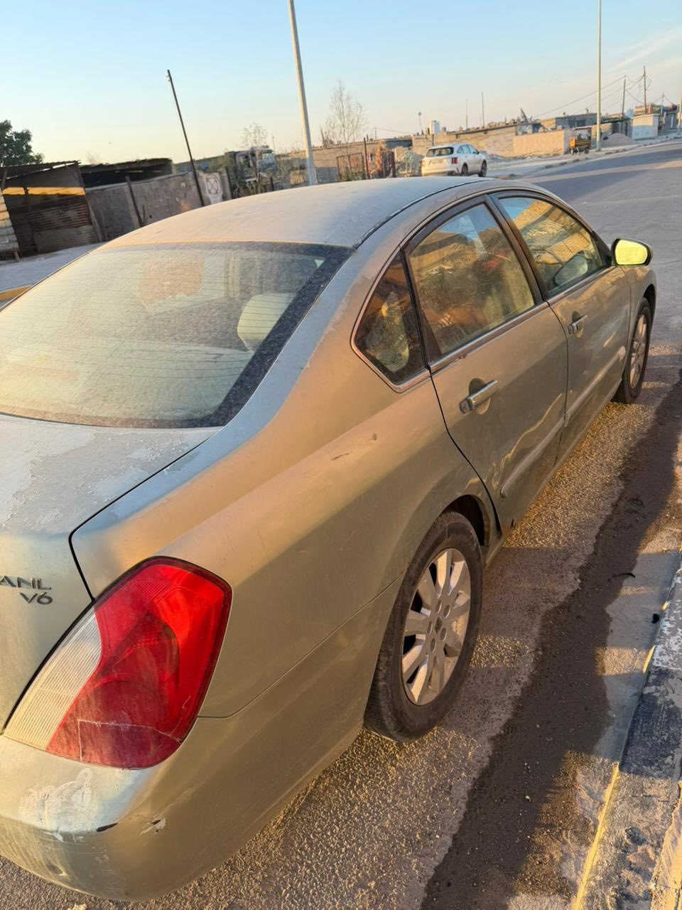 السلام عليكم سيارة رينو سافران ٢٠٠٩ محرك كامري حدادية جديدة دواخل نضاف السيارةمامصبوغة السيارة حلوة بسمي رقم بصرة بيهة بس خياسات بالبيبان مكاني بصرة السعر 48 وبيهة مجال رقم الهاتف *********** /***********
