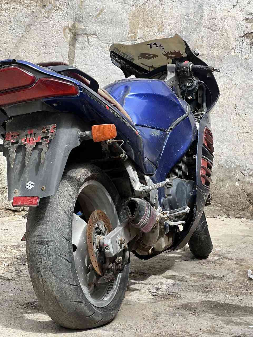 السلام عليكم شباب عندي هاي القرش طافيه صار صوت بل مكينه مال بكن ابيع كوم حديدسعر 400 )***********مكاني بغداد
