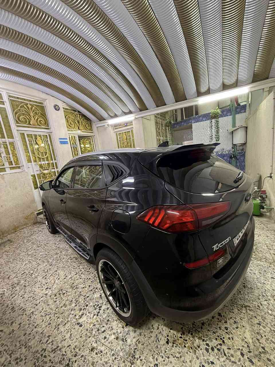 السلام عليكم توسان 2021 لمتد وارد امريكي كفاله عامه حادثها طخه بالدعاميه الخلفية الحادث بالمنشور 
لا صبغ ولا تبديل ولا بارد جديده السياره
ماشية 126 الف كيلو وليس ميل
فول مواصفات عدى البانوراما 
بصمة 
كشنات كهرباء
لد نهاري
بروجكتر لد متحرك
شاشة كاربلاي
ويلكب 19 رياضي ماخذه ب 5 اوراق
وتخم تاير جديد
حداديه جديده كلها
محرك 2000
رقم اربيل الجديد باسم شركة نور البصرة
وكالة او تحويل
السعر 167 وبيها مجال بسيط للشراي 
للاستفسار *********** 
مكان السياره بصره شارع الوفود دويد
