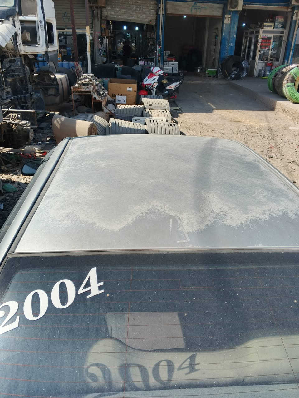 سلام عليكم 
اوبترا 2004 
بدون صبغ بيها بارد مكانات 
السياره جاهزه وبسمي 
السعر 57 وبيها مجال 
***********
