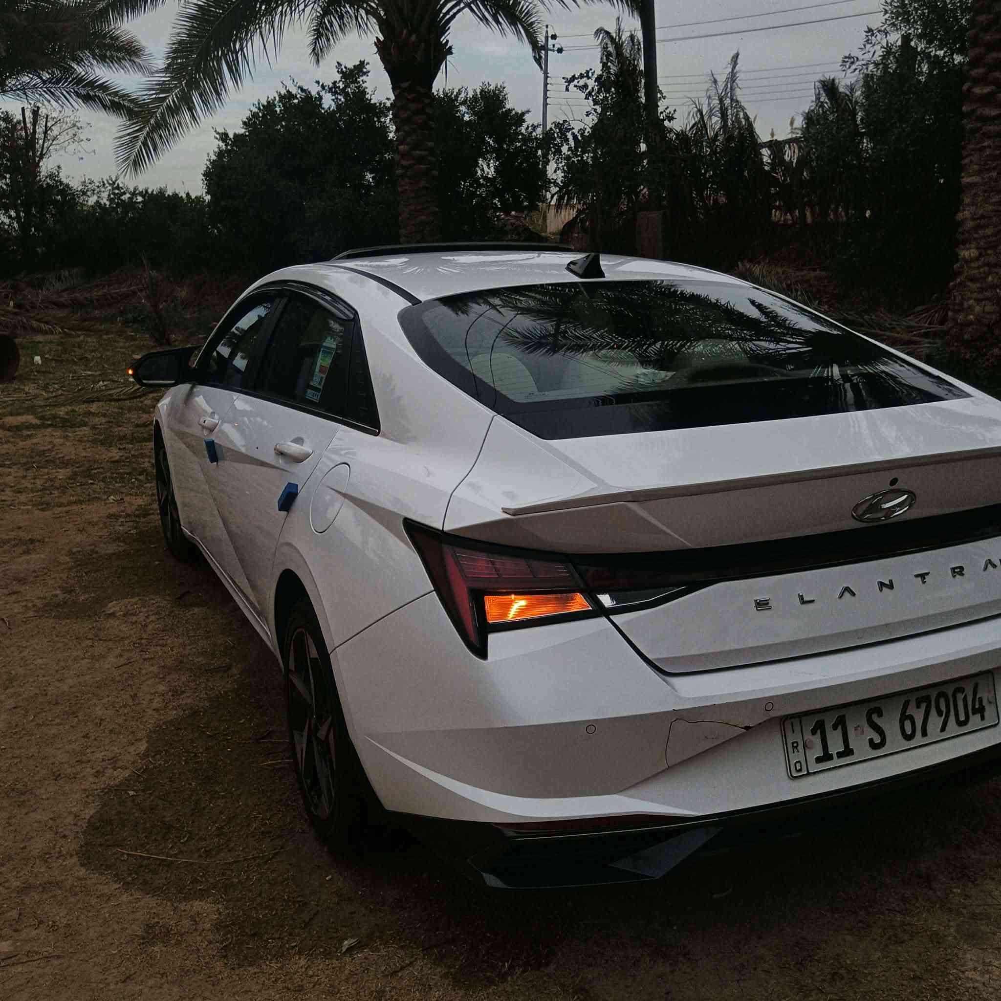 السلام عليكم النترا 23
كفاله عامه...
 ماشيه((41))  سبيرمانازل
 فول مواصفات 
فتحه بصمه 
لايتات زنون  
شاشة كبيرة 
محرك 2000 دوش كير At
كامرة دوارة
بصمة صندوك
ترحيب عند الاقتراب
دخول ذكي 
بصمة ابواب
تشغيل عن بعد
رادار امامي
رادار خلفي
رادار جانبي
تدفئة كشنات
تحديد مسار
قيادة ذاتية
توقف ذاتي 
كروس سرعة
وضعيات قيادة
صندوق ذكي
وبعد هواي مواصفات بيها 
رقم بغداد الدولي .... مكلف بل نشر 
***********
***********
