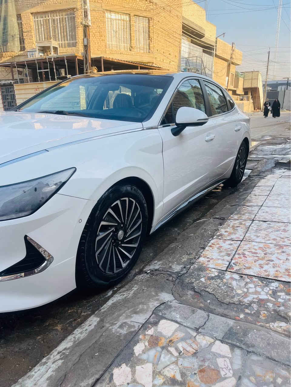 اللهم صل علي محمد وال محمد 
السلام عليكم  

هونداي سوناتا ٢٠٢٣ (هايبرد لمتد) فوووول 1/1
  
مواصفات :
سقف بنوراما 
بصمة ابواب وجنطه
رادار امامي ،خلفي ، جانبي 
حساس امامي ، خلفي
نقط عمياء جانبيه 
سستم كامرات محيطيه 360 
مانع تصادم ، وتحديد مسار ، وقياده ذاتيه
اشاير بالمري ، ومري قلابه عند البگ
لايت زنون فول وبك لايت led 
دواخل جلد تدفئه تبريد ، وستيرن تدفئه
الكراسي تحكم كهربائي ، وخزن ميموري
قطعتين تبريد امامي خلفي تكيفي محيطي
اناره داخليه led متغير الالوان 
شاحن واير لس
بصمة تشغيل عن بعد +ريمونت تقديم ترجيع 
شفتات بالستيرن
بردات بيبان بلاديه  
داتا شو عرض معلومات
شاشة كار بلي ونظام خرائط
عداد ألكتروني متغير الوضعيات
سستم صوت bose محيطي ودمام خلفي 
تشغيل ، وتقديم وتأخير بالسياره عن بعد
انظمة قياده متعدده ، واوتو هولد 
توقف ذاتي عند الرجوع الى الخلف 
 
بدون شواصي بدون لغد 
بدون ايرباك 

السعر : ١٦٧
مكان السيارة : بغداد ، البياع المعالف

الرقم بي واتساب *********** بغداد, العراق
