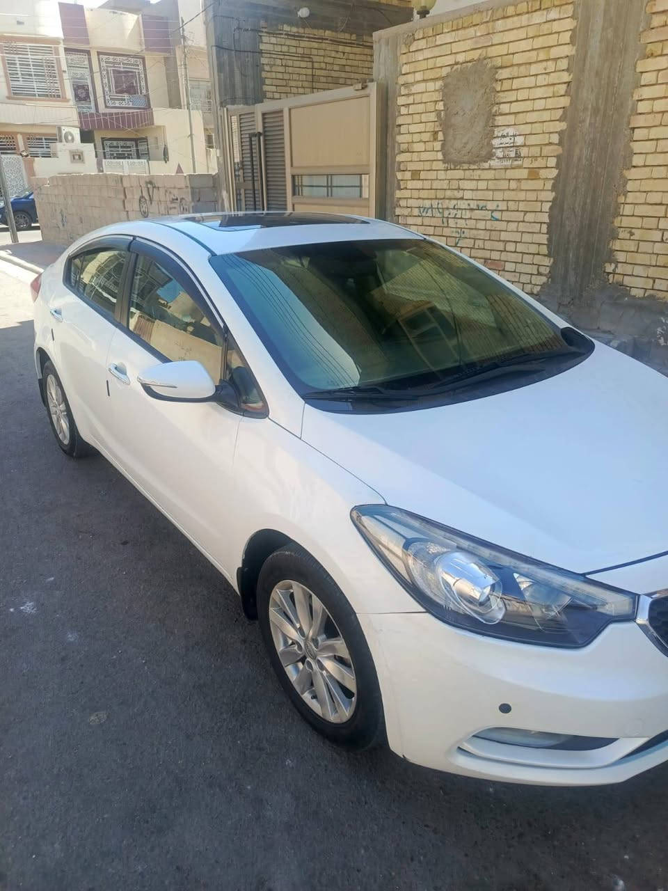 سلام عليكم كيه سيراتو 14خليجي محرك ٢٠٠٠فول مواصفات فتحه تحكم  بيهه سونار موضح بالصور رقم انكليزي سعر ١٢٣ وبيهه مجال  العنوان  كربلا ***********
