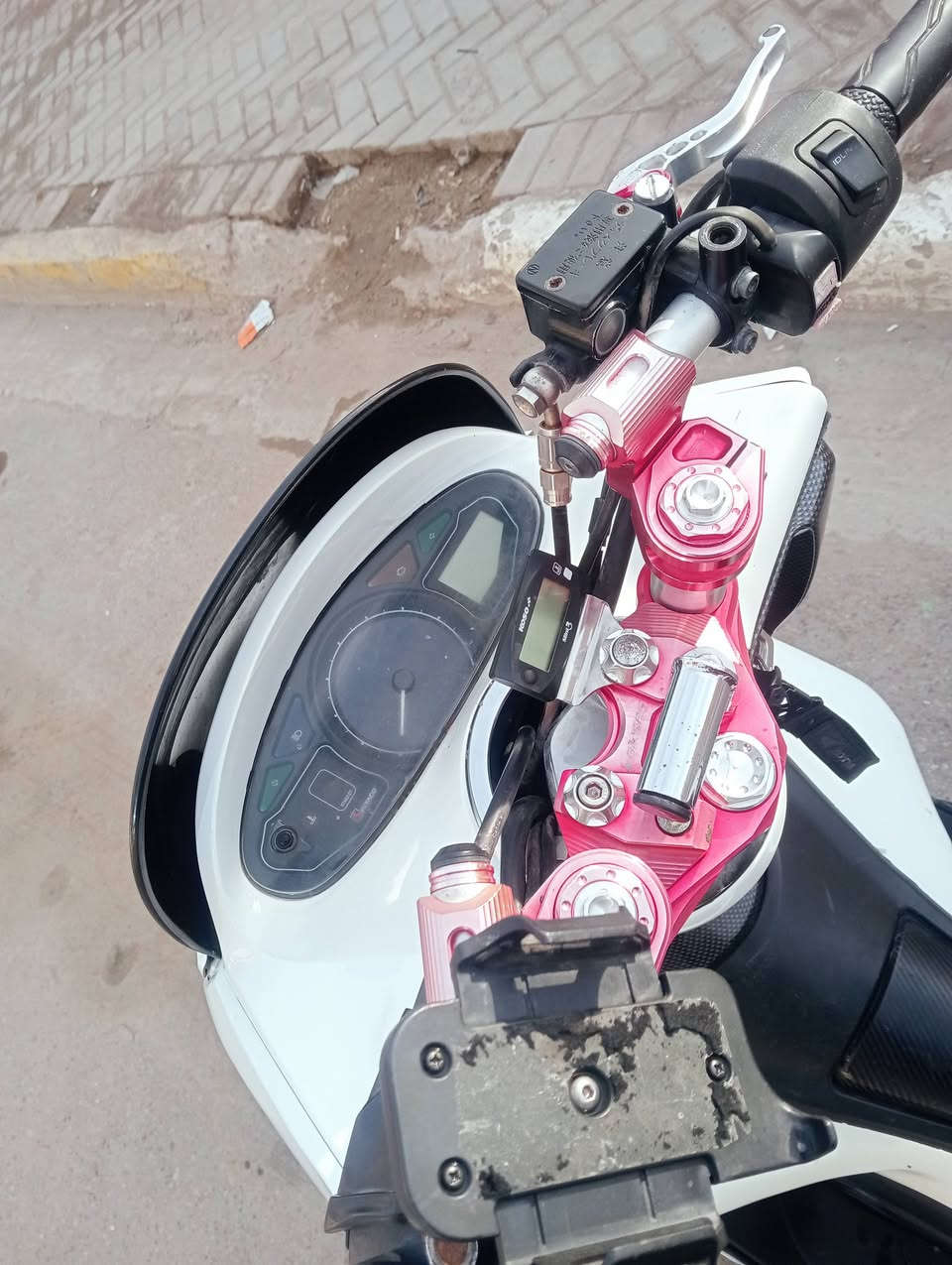 سلام عليكم. جيل الاول مزودد. دراجه كلي حلوو لبيع مكاني جميله. سعر 1350وبيهه مجال. ***********
