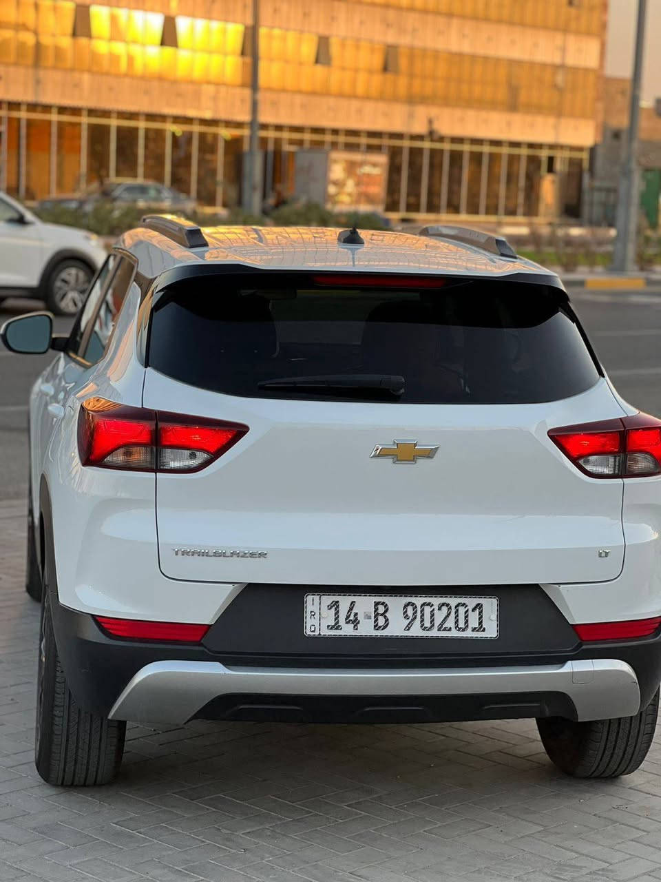 السلام عليكم
تيل بلايزر 1300 تيربو 
موديل 23 كلين تايتل. مكفولة كفالة عامة .
حره بصرة تحويل ثاني يوم 
تقرير غرق بدون حادث شغالة داخل أمريكا. 
السيارة حلوة وبحالة ممتازه ما ناقصها اي شي 
ماشية 50 الف كيلو متر وليس ميل 
مكان السيارة بصرة 
جميع المواصفات الحديثة بيه وكلها  تعمل .
الهاتف / ***********
بيع وليس مراوس 
البصره المعقل
