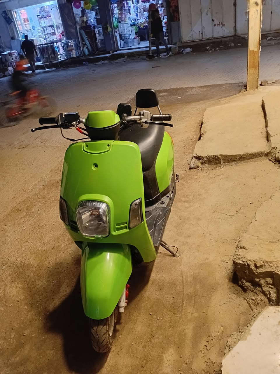 بوليس للبيع 
ضفيرة جديده اشاير بك لايت صالنصه اف ام  كلشي شغال بيها نكرة سلف اي نقص ما بيهاب450
بغداد المدائن  ***********
