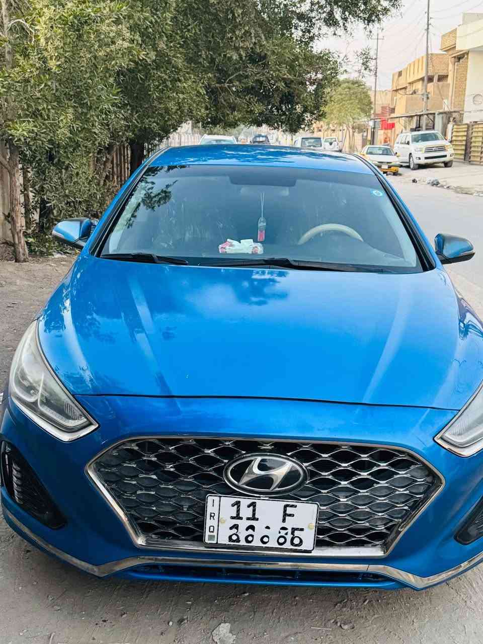 السلام عليكم للبيع للبيع فقط سوناتا 2019 وارد امريكي بدون ايرباك السونار موجود بصور شويه واكع عليه مي والشراي هم يفحص سونار وين ميريد 
المواصفات حساسات اشاير بالمري  كامرة 3 انضمت قيادة كشن السائق كهربائي السيارة احله من الصور تخم تاير الحدادية كفالة المحرك كير مكفولات السيارة برغي مناقصها وبيها طخه جدا بسيطه بالجاملغ الامامي ابو تكتك طخها 

السعر 145 وبيها مجال حك الجيه 

مكان السيارة الامين الثانية لو بشعب يم نادي النفط 

الاستفسار 👈 *********** Colombo, Sri Lanka
