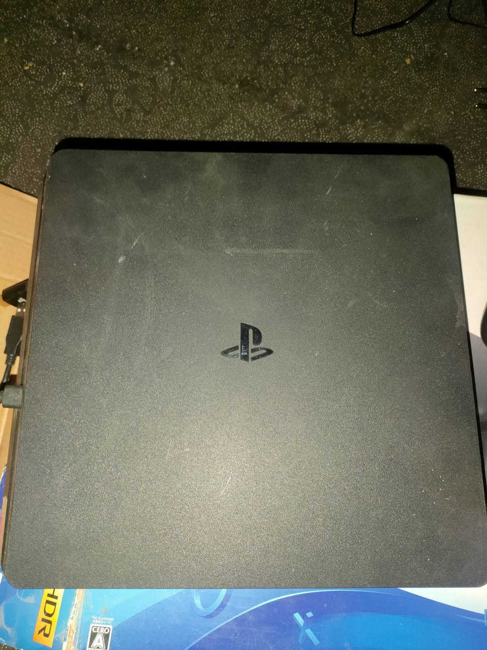 السلام عليكم بلاي 4 سليم الذاكره 1 تيرا مهكر بي 13 لعبه البلاي نظافته 100 على 100 للبيع سعر 350 وبي مجال المكان بغداد البلديات الرقم *********** واتساب
