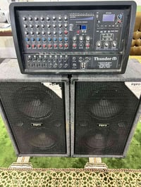 جهاز تندر 1700  مع زوج سماعات للبيع ونظيفات رقم صاحبهن  07826297602 ات...