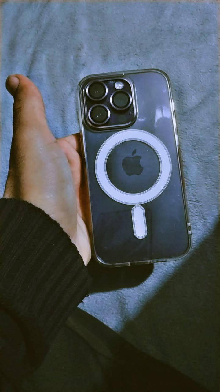 ايفون ١٤ ابرو فقط الذاكره ٢٥٦ البطاريه ٨٤ مفتوح يريد قاده مال ايسي ١٣الف فقط تبدله بس *********** واتساب  فقط السعر ٦٧٥ بي مجال شويه

