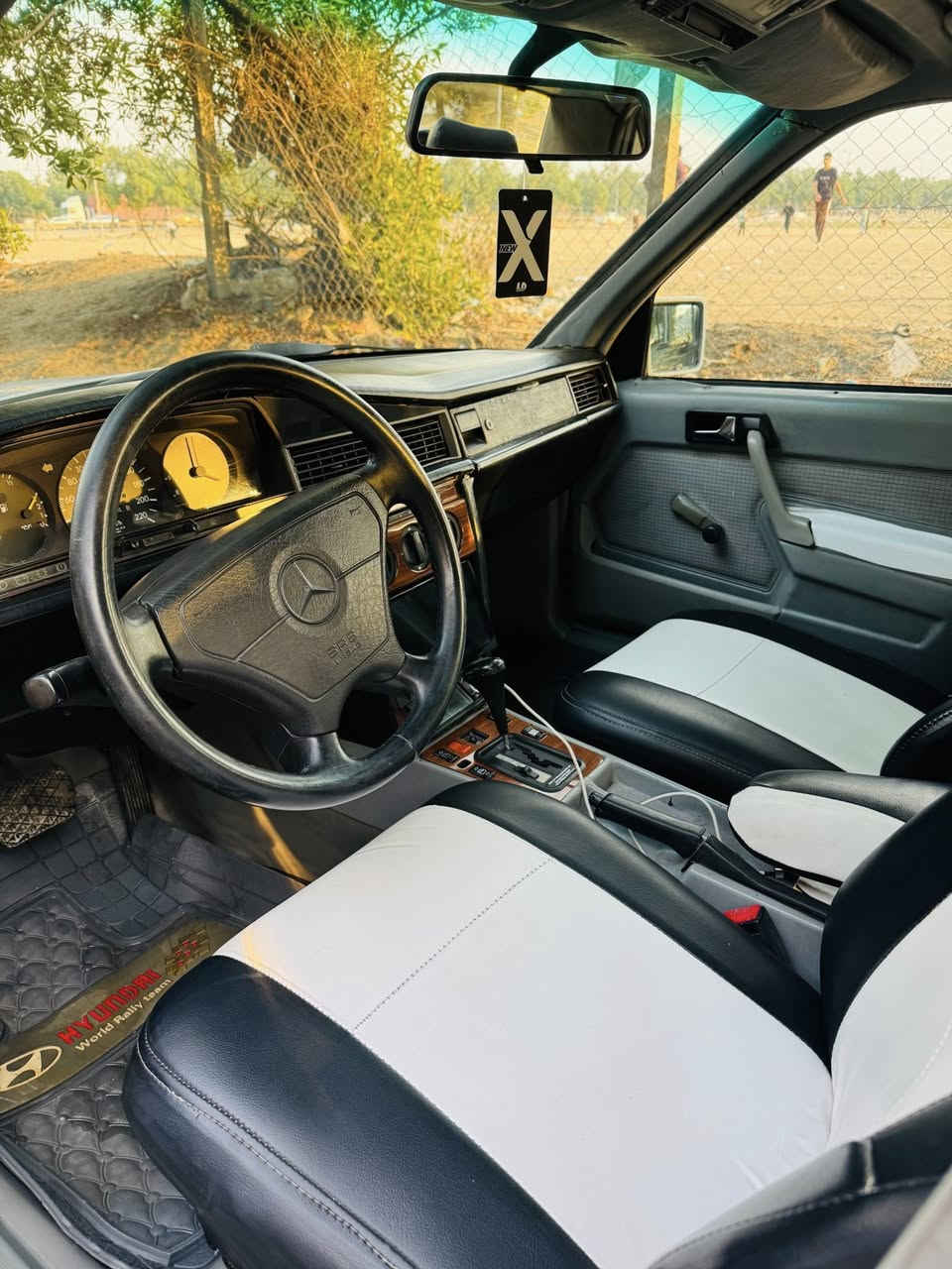 سلام عليكم ورحمة سياره مارسيدس 190 مال طيارين مودل 1990 السياره بلاد عده البنيد مصبوغ قواعد كلها تمام تبريد ثلج حداديه تخم تاير كهربائيات كلها شغاله لايت زنون محرك بيبي شبح ٤ سلندر نوزل مو عنكبوت سياره رقم أربيل جديد سنويه بسمي جديده هزه جديده سعر المطلوب55  ***********
