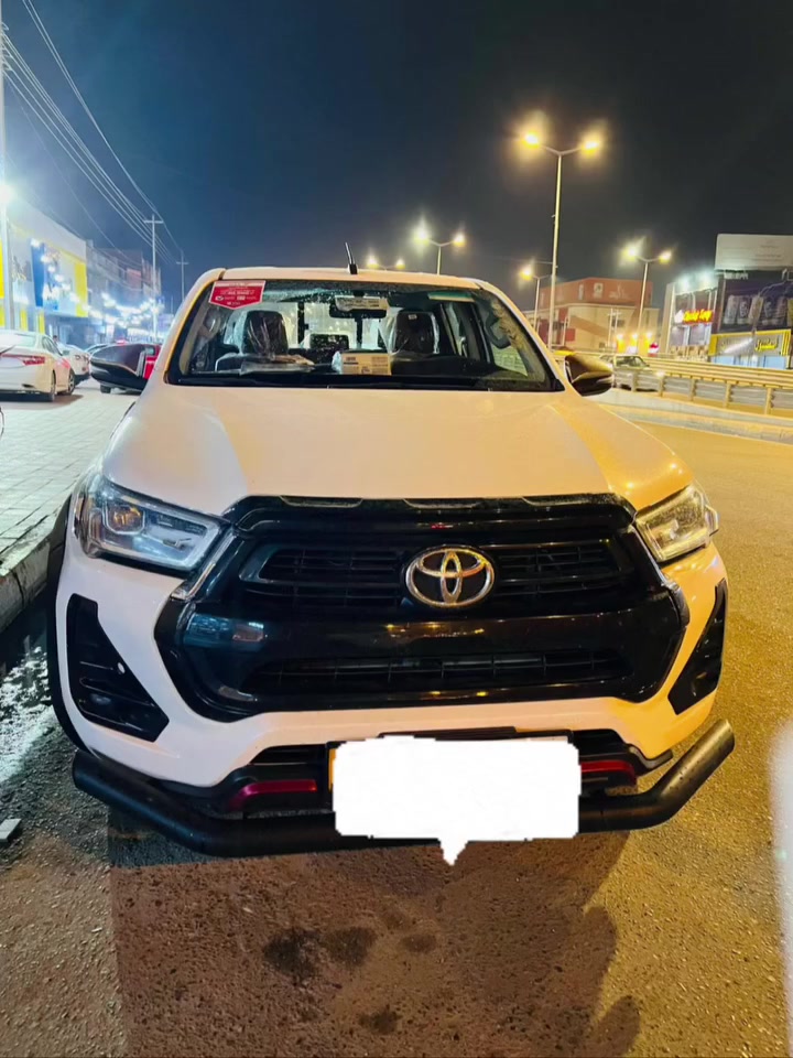 سلام عليكم هايلوكس TRD
V6 سعودي 
رقم اربيل شرط تحويل 

نظام التحذير من التصادم الأمامي مع مكابح طوارئ.
• نظام تنبيه مغادرة المسار.
• مثبت سرعة راداري (تفاعلي).
• كاميرات محيطية 360 درجة. 
بدون حادث 
سعر 380 وبيها مجال قليل 
***********
