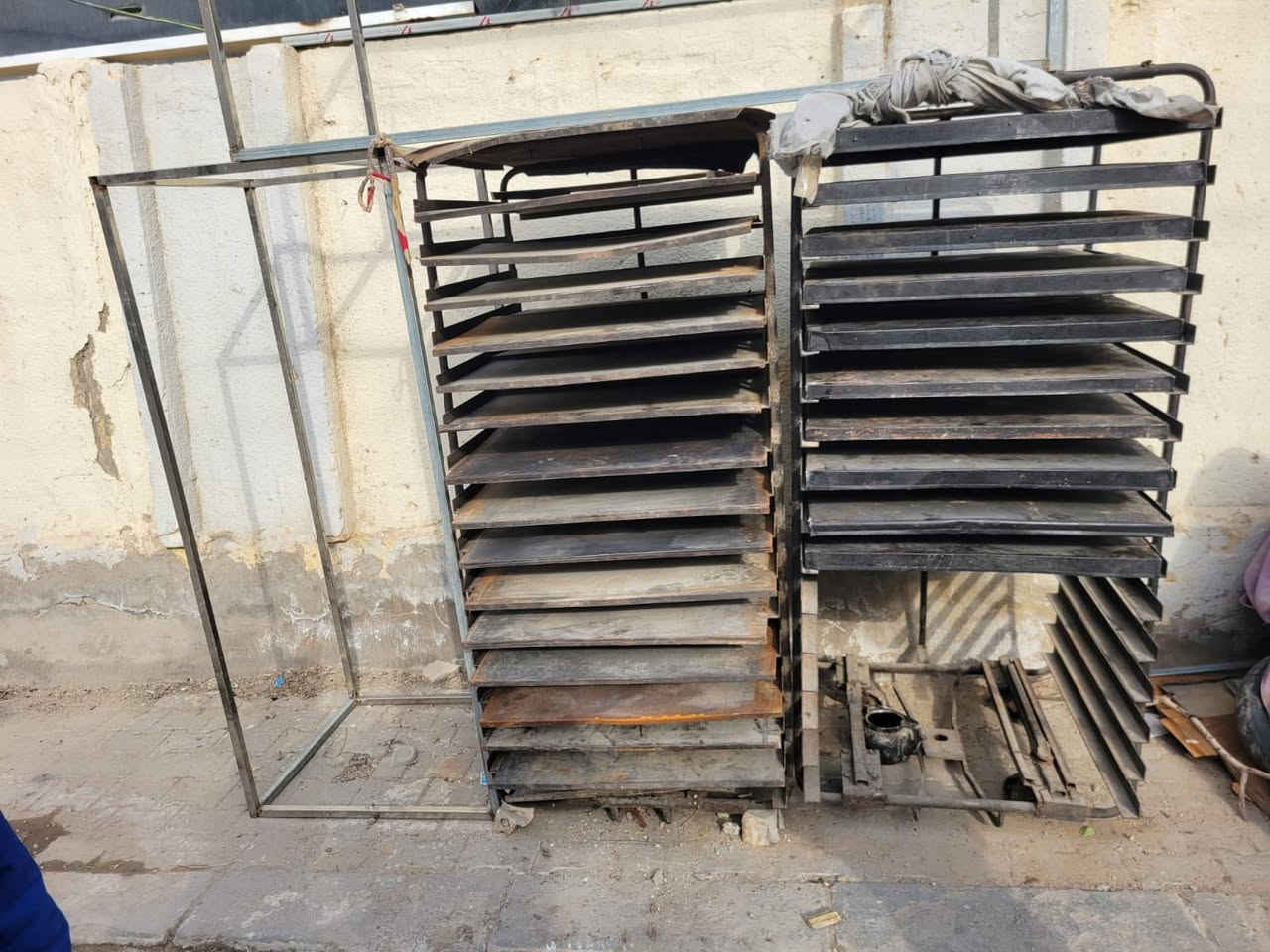 افران للبيع للاستفسار التواصل على اذا الرقم
0780 238 2079
