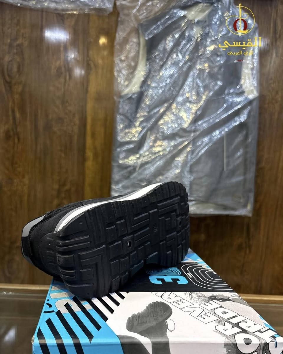 خفّة وراحة.. تليق بطلّتك! 

‎📢 العرض الأقوى من القيسي للزي العربي! 📢
‎لا تحتار بالاختيار.. الأناقة والراحة صاروا بين يديك وبسعر ما يتفوت! 👟✨
‎🔥 تفاصيل العرض:
* سعر القطعة الواحدة: 15 ألف دينار فقط.
* سعر القطعتين: 25 ألف دينار فقط! (يعني توفر 5 آلاف دينار).
‎👟 مواصفات الحذاء:
* تصميم رياضي عصري (Sport) مريح جداً للمشي والدوام.
* متوفر بالألوان الأساسية: الأسود الملكي، الرمادي، والبيجي.
* خامات عالية الجودة تضمن لك الراحة طوال اليوم.
‎🛒 استغل الفرصة وكشخ ويه صاحبك!

📍 صلاح الدين – بيجي – سوق بيجي – شارع الخياطين

🚛 خدمة التوصيل متوفرة لجميع المحافظات.

للاستفسار والتواصل📩

+964 770 515 1986
+964 770 513 1591
+964 782 490 0322

#مجموعة_القيسي_للزي_العربي #الزي_العربي_تراث_ابائنا_وأجدادنا #عرض_خاص #اقمشه_رجاليه #VVIP #بيجي #أصالة_وعراقة #دشداشة #شحاطة


**إذا كنت صاحب هذا الإعلان وتريد حذفه لأي سبب، رجاءا أرسل رسالة إلى الدعم الفني**