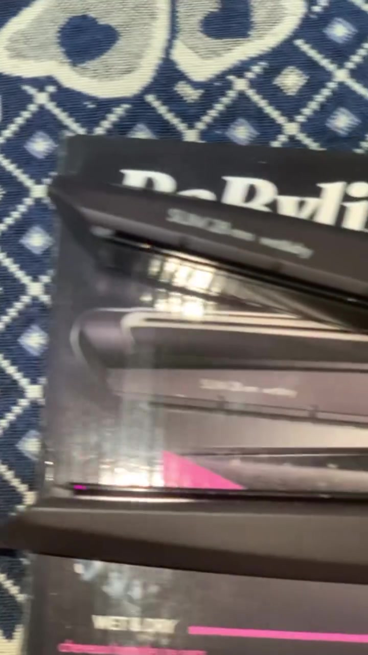 ✨ شعرك الناعم واللامع بقى في دقيقة! ✨
مع مكواة فرد الشعر Babyliss ST326E هتحصلي على لوك صالونات التجميل بكل سهولة ومن بيتك. 💖
💎 طلاء Diamond Ceramic لحماية أفضل للشعر وتقليل الاحتكاك.
🌡️ حرارة تصل إلى 235° لفرد سريع ونتيجة تدوم.
💧 تنفع على الشعر الرطب والجاف.
🎚️ 16 مستوى حرارة يناسب كل أنواع الشعر.
⚡ تسخين سريع وأداء ثابت.
🔒 قفل أمان وغلق تلقائي لراحة وأمان أكبر.
✨ ألواح رفيعة 28 مم توصل لكل خصلة بسهولة.
لو عايزة شعر مفرود، ناعم، ولامع من أول مرة... Babyliss ST326E هي اختيارك الصح. 💯
📩 ابعتي رسالة دلوقتي واعرفي السعر وأطلبيها قبل نفاد الكمية.
🛍️ متوفرة الآن لدى صيام ستور.


**إذا كنت صاحب هذا الإعلان وتريد حذفه لأي سبب، رجاءا أرسل رسالة إلى الدعم الفني**